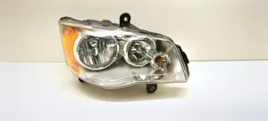 Chrysler Town & Country V Lampa przednia 05113336AE