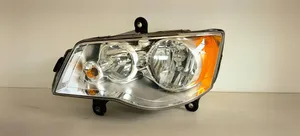 Chrysler Town & Country V Lampa przednia 05113337AE