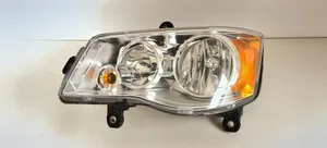 Chrysler Town & Country V Lampa przednia 05113337AE