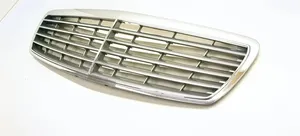 Mercedes-Benz E W211 Atrapa chłodnicy / Grill A2118800383