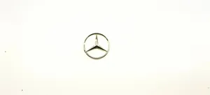 Mercedes-Benz E W211 Valmistajan merkki/mallikirjaimet 