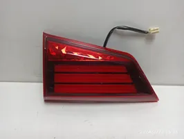 Mitsubishi Outlander Klosze lamp tylnej klapy bagażnika 