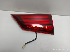 Mitsubishi Outlander Klosze lamp tylnej klapy bagażnika 