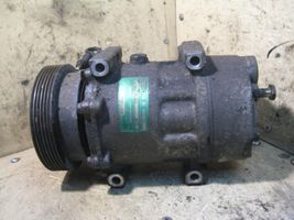 Renault Laguna I Ilmastointilaitteen kompressorin pumppu (A/C) 77001110366177901934