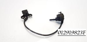 Audi A4 S4 B5 8D Sensore interruttore luci retromarcia 012919823F