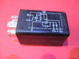 Audi 100 S4 C4 Gear shift indicator relay 443951253T