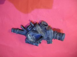 Renault Megane I Boîtier de thermostat / thermostat 7700872078