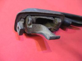 Volkswagen PASSAT B2 Maniglia esterna per portiera posteriore 191837211