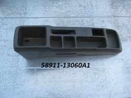 Toyota Verso Keskikonsoli 5891113060A1