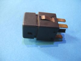 Opel Astra G Fog light switch 90220201