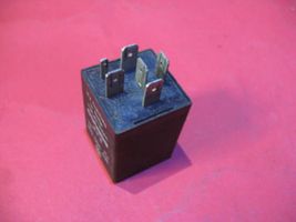 Volkswagen Bora Window wiper relay 357955531