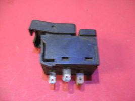 Opel Omega A Interruptor de luz antiniebla 90336300