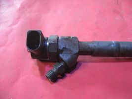 Mercedes-Benz Vito Viano W638 Inyector de combustible A6110700587