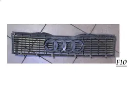 Audi 80 90 B3 Grotelės viršutinės 893853655A