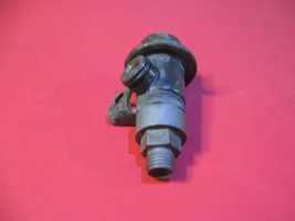 Opel Vectra B Regulator ciśnienia paliwa 141011461