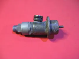 Opel Vectra B Regulator ciśnienia paliwa 141011461