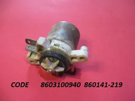 Mazda 323 Tuulilasi tuulilasinpesimen pumppu 8603100940