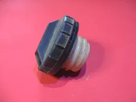 KIA Sephia Tapa del depósito de combustible 0K2C142419