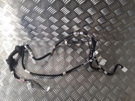 Toyota Verso-S Cableado de puerta delantera 8215252K20