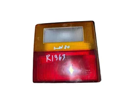 Audi 80 90 B2 Lampy tylnej klapy bagażnika 811945225