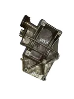 Audi A4 S4 B5 8D Staffa di montaggio del compressore dell’A/C 028260885A