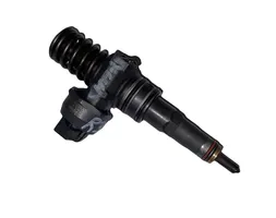 Volkswagen Golf V Injecteur de carburant 038130073AG