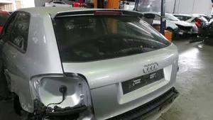 Audi A3 S3 8P Galinis dangtis (bagažinės) 