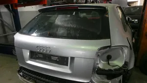 Audi A3 S3 8P Galinis dangtis (bagažinės) 