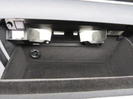 Volkswagen Golf VI Paneelin laatikon/hyllyn pehmuste 