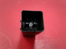 Volvo V40 Cross country Glow plug pre-heat relay 