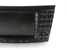 Mercedes-Benz E W210 Unidad delantera de radio/CD/DVD/GPS 