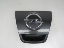 Opel Astra J Takaluukun ulkopuolinen lukko 
