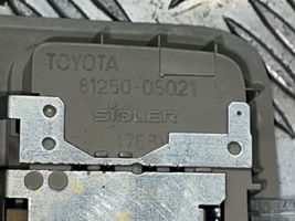 Toyota Avensis T250 Priekinių vietų apšvietimo žibintas 8125005021