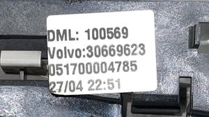 Volvo V70 Etuistuimen valo 051700004785