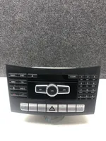 Mercedes-Benz E W212 Radio/CD/DVD/GPS-pääyksikkö A2129001826