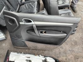 Porsche Cayenne (9PA) Set interni 