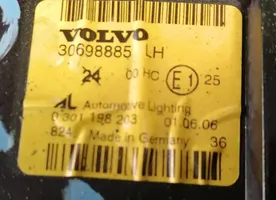 Volvo V50 Lampa przednia 30698885