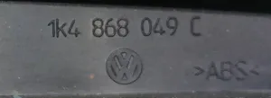 Volkswagen Jetta V Etuoven ikkunan kytkimen kehys 1K4868049C