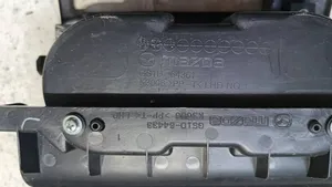 Mazda 6 Porte-gobelet avant GS1D64361