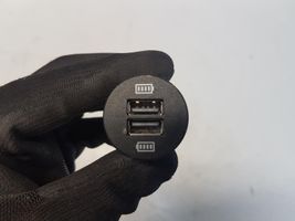 Porsche Macan Connettore plug in USB 95b035222