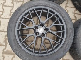 Porsche Macan R18 alloy rim  95b601025bq