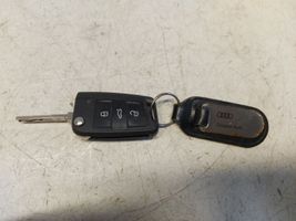 Audi A1 Užvedimo raktas (raktelis)/ kortelė 82A837220