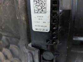 Audi A8 S8 D5 Jäähdyttimen kehyksen suojapaneeli 4M0816411B