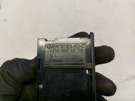 Mercedes-Benz C W205 USB-pistokeliitin A2058200526