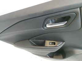 Nissan Qashqai J12 Rivestimento laterale del portellone posteriore/bagagliaio 