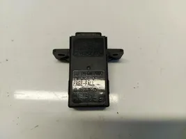 Nissan Juke II F16 USB-pistokeliitin CBC0033-030010