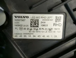 Volvo XC60 Lampa przednia 32337967