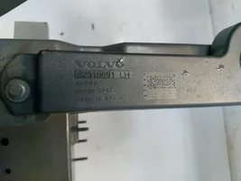 Volvo XC40 Pannello di supporto del radiatore 