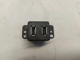 Tesla Model S Gniazdo / Złącze USB 1004815-01-b