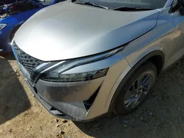 Nissan Qashqai J12 Błotnik przedni 